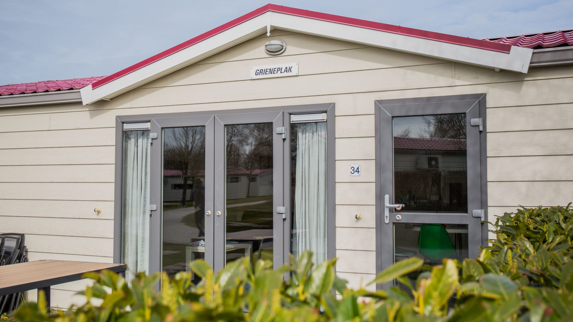 Openslaande deuren Terras Duinbungalow de Riesen vakantiehuis Terschelling