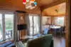 Zit en eethoek keuken Finse bungalow Infrarood Sauna de Riesen Terschelling