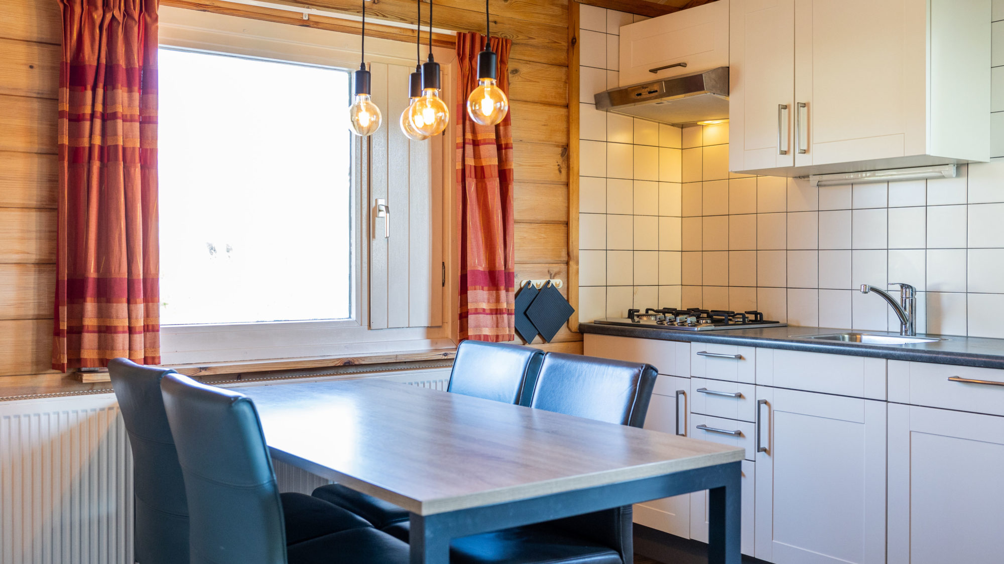 Eethoek Finse bungalow de Riesen Terschelling