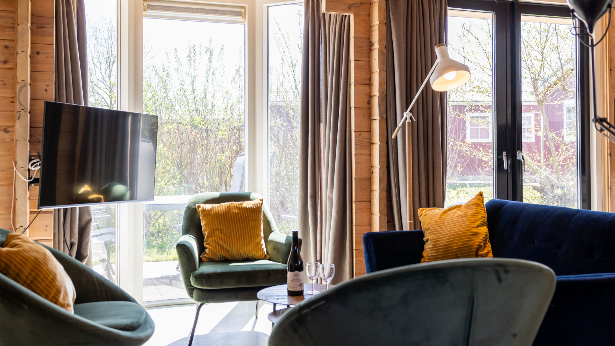Tv zithoek Villabungalow openhaard Tjermelan Terschelling