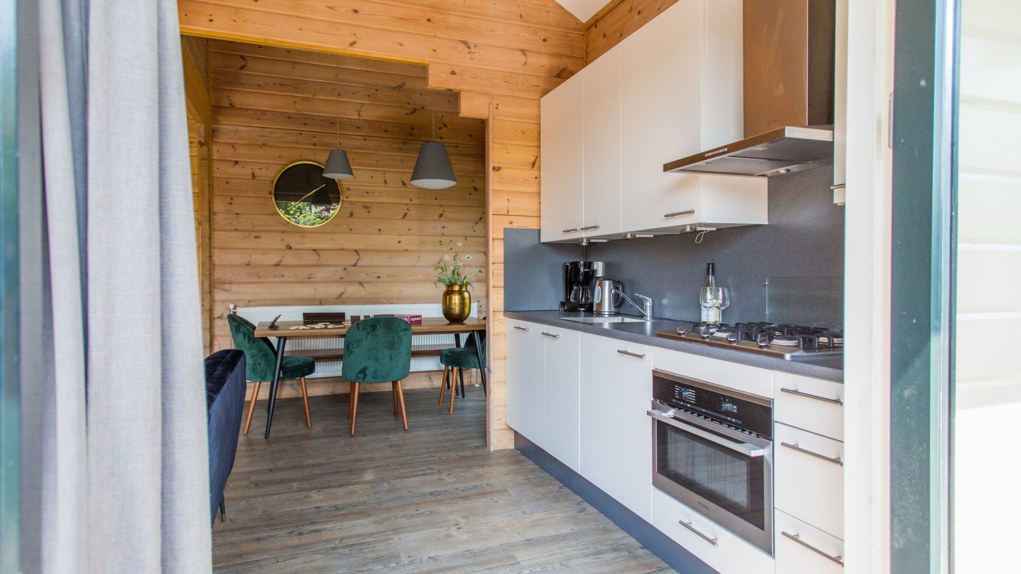 Eettafel keuken Villabungalow 2 badkamers Tjermelan Terschelling