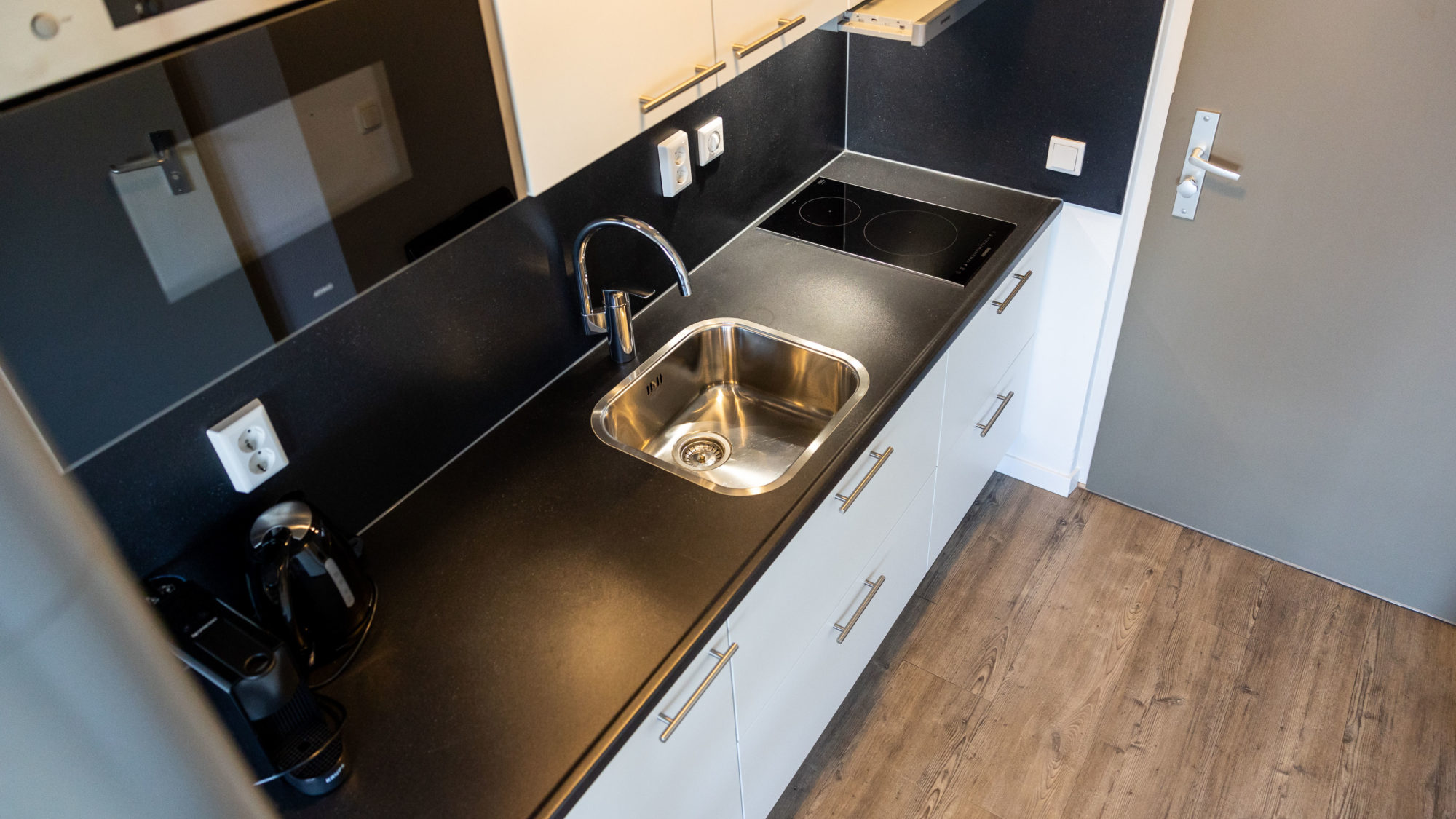 Bovenzicht aanrechtblad Studio Etage Hotel Tjermelan Terschelling