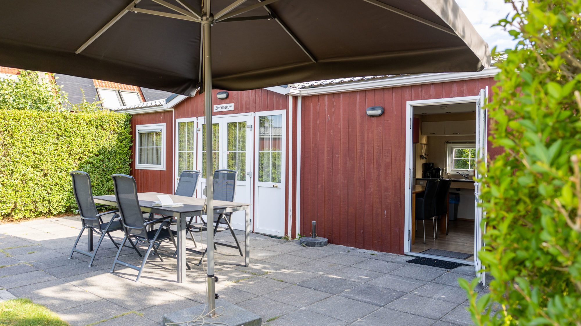 Brede deuren ruim terras Duinbungalow mindervaliden Tjermelan Terschelling