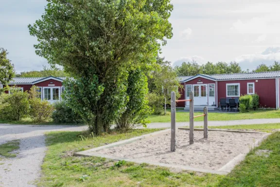 Buitenspeelplaats Kinderspeeltuin Duinbungalow 2 badkamers Tjermelan Terschelling Recreatie