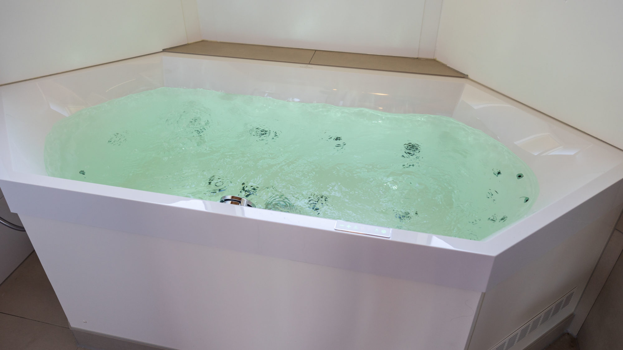 Badkamer Villabungalow whirlpool Tjermelan Terschelling